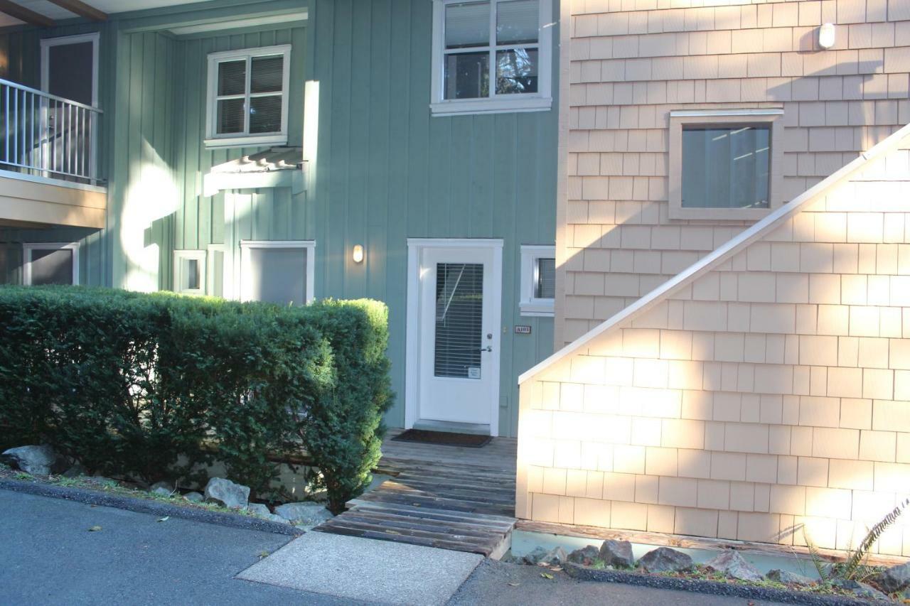Siennas Harbour House Apartment Tofino Exterior foto